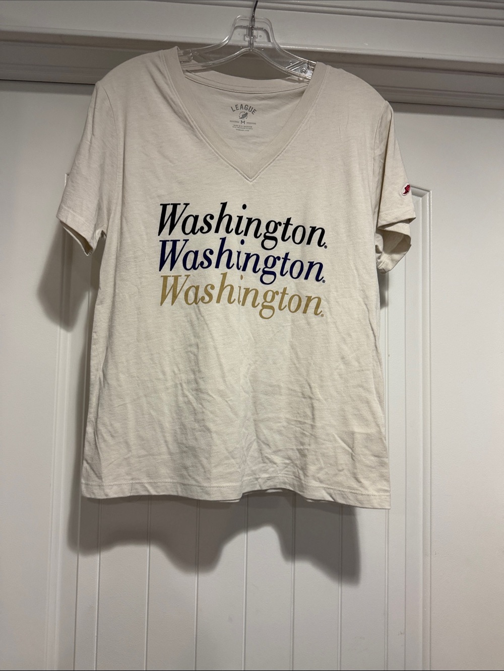 League Off-White V-Neck "Washington" Triple-Print Tee Size M .